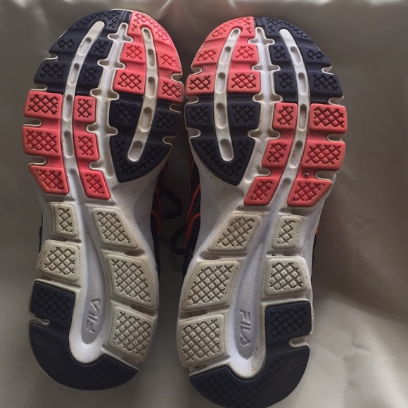 Fila tennis shoes - Picture 8 of 10